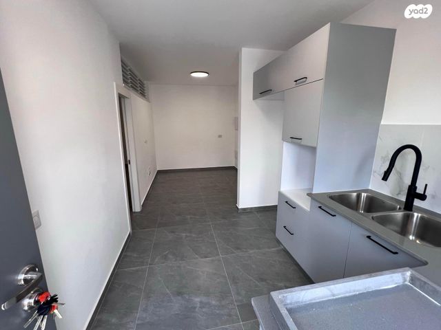 יחידת דיור, אלי כהן 16, שאר העיר, קדימה צורן