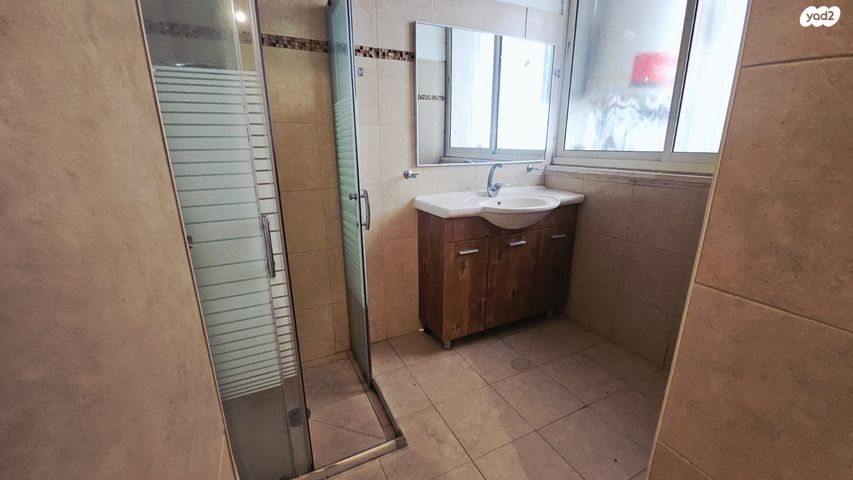 דירה, באר אורה 1, נווה רם, שיכון מזרחי, רמת גן