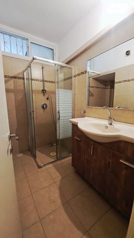 דירה, באר אורה 1, נווה רם, שיכון מזרחי, רמת גן