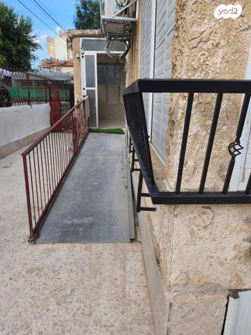 דו משפחתי, המלכים 18, שעריה, פתח תקווה