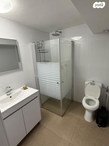 יחידת דיור, אפרסמון 11, רובע ט"ז, אשדוד