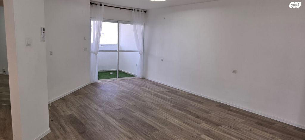 דירה, שדרות דואני 16, נאות בגין, לב יבנה, יבנה