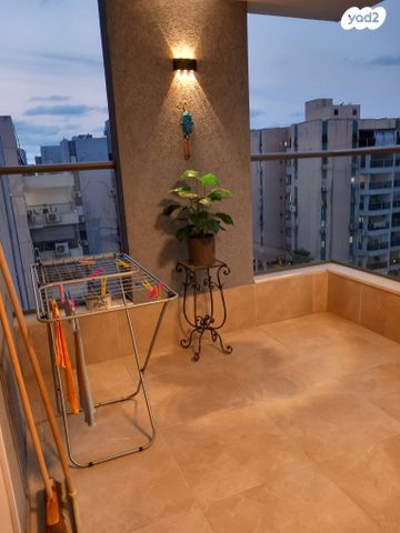 דירה, קרן היסוד 17, דרום מזרח, בת ים