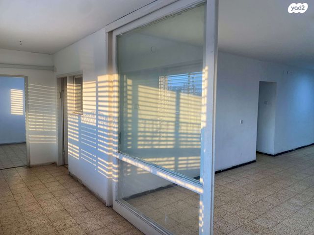 דירה, שדרות ורבורג 60, קרית שמואל, חיפה