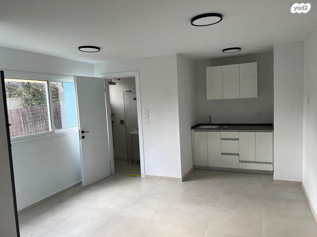 דבורה הנביאה 82