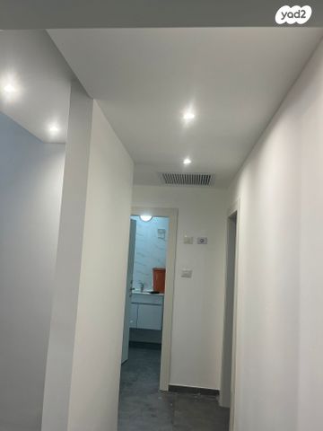 דירה, לאה גולדברג 2, חתני פרס ישראל, באר יעקב