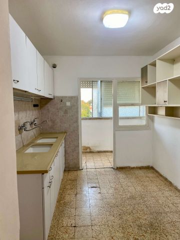 דירה, שדרות ורבורג 60, קרית שמואל, חיפה