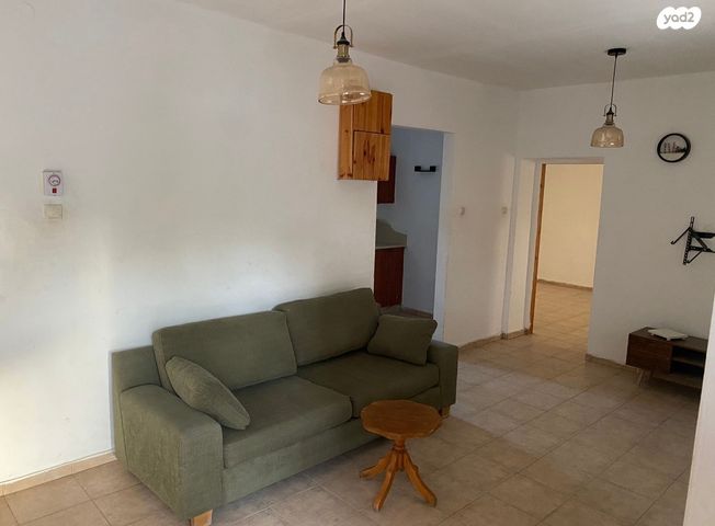 דירת גן, רש"י 19, הרקפות, ראש העין