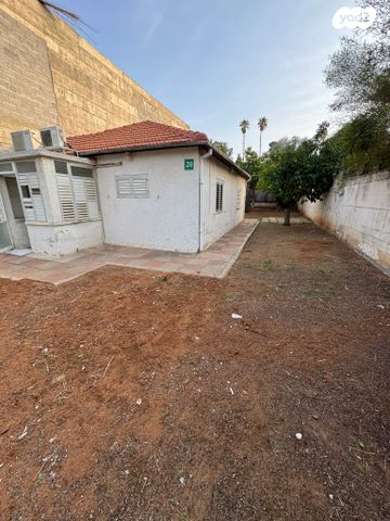 דו משפחתי, א.ד. גורדון 20, גני אילן, קרית אונו