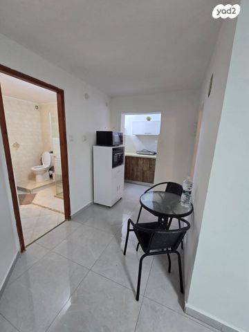 סטודיו/ לופט, עירית 5, שקד, ערד