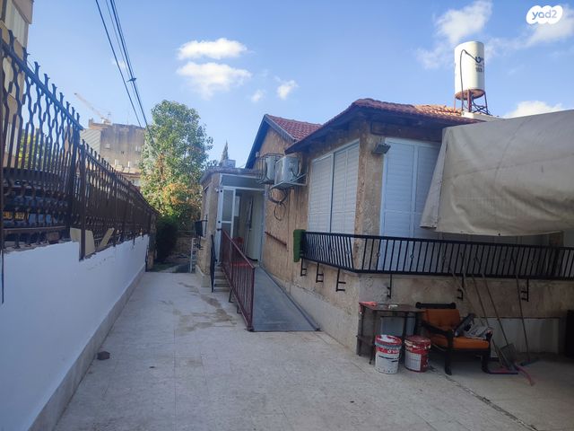 דו משפחתי, המלכים 18, שעריה, פתח תקווה