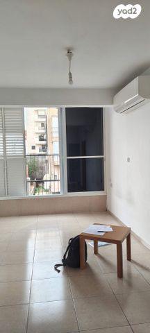 דירה, אחד העם 2, רסקו א', חולון