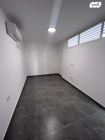 יחידת דיור, אלי כהן 16, שאר העיר, קדימה צורן