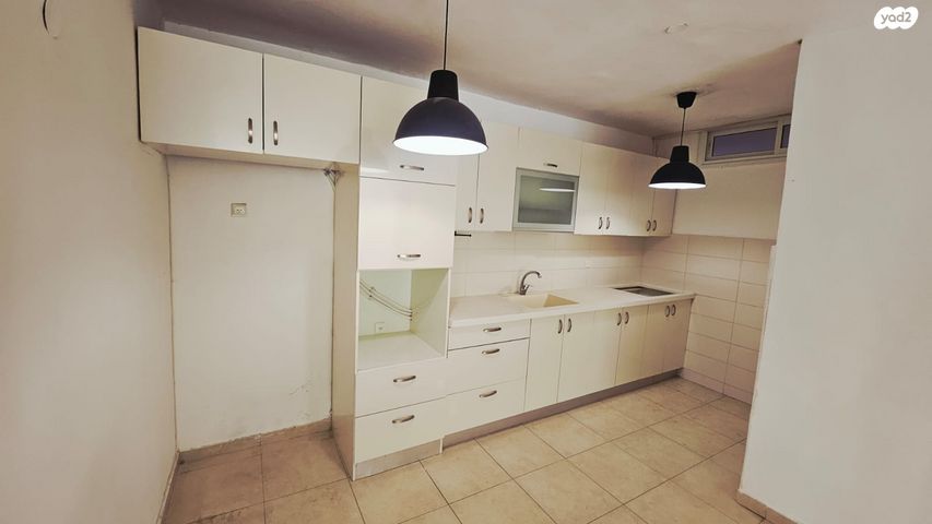 דירה, באר אורה 1, נווה רם, שיכון מזרחי, רמת גן