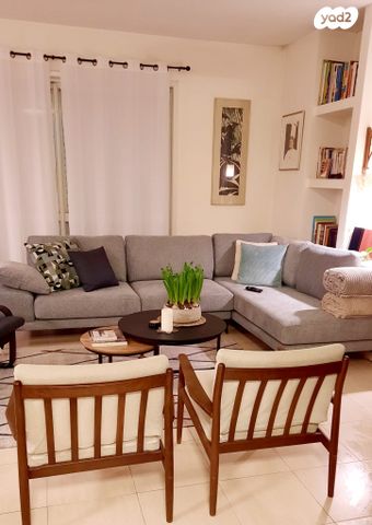 בית פרטי/ קוטג', פרג 3, שיכון עממי, הוד השרון