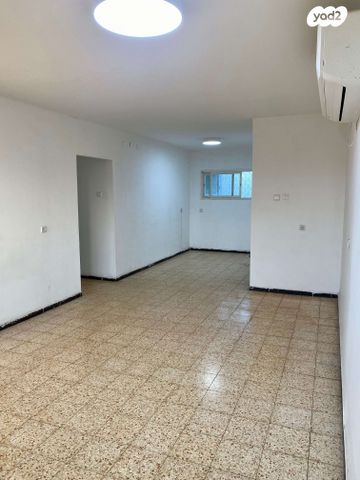 דירה, שדרות ורבורג 60, קרית שמואל, חיפה