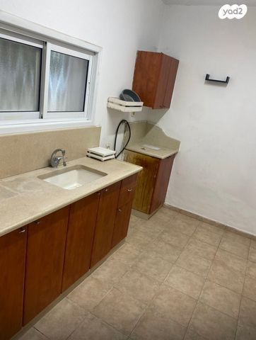 דירת גן, רש"י 19, הרקפות, ראש העין