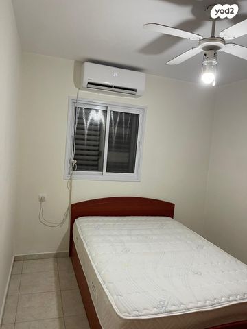 דירה, יעקב פיינשטיין 1, אושיות, רחובות