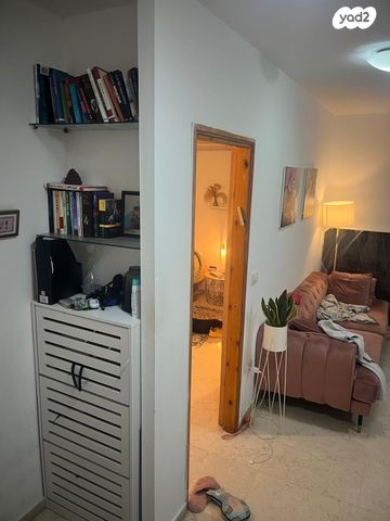 יחידת דיור, יורדי הסירה 12, נווה עוז, פתח תקווה