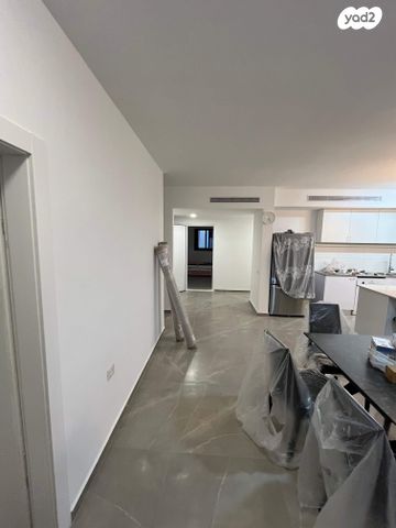 דירת גן, הגיתית 9, כלי שיר, מעלה אדומים