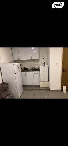 מרתף/ פרטר, נחשון 4, תל גיבורים, חולון