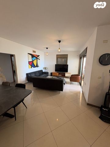 דירה, פייר קניג 33, נוף הטיילת, נתניה