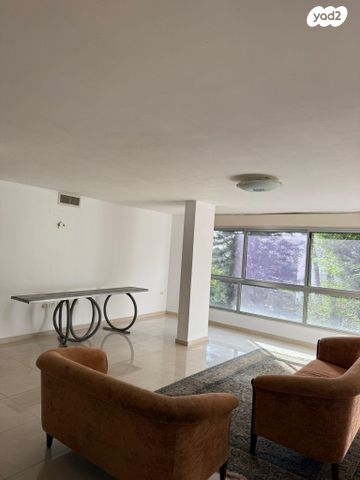 יהודה בורלא 8