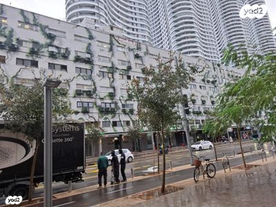 דרך מנחם בגין 53