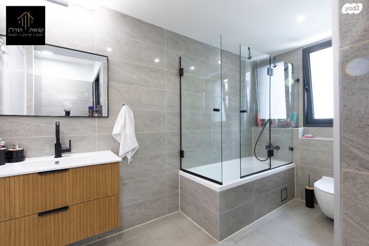 דירה, אלי יבלון, נוריות, ראשון לציון