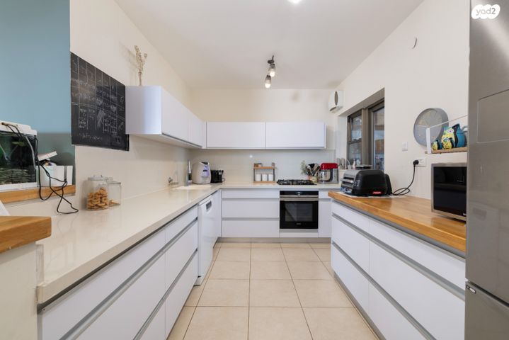 דירה, האימהות, נס ציונה