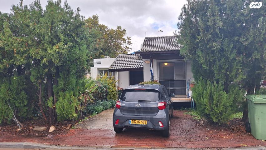 דו משפחתי, כפר תבור