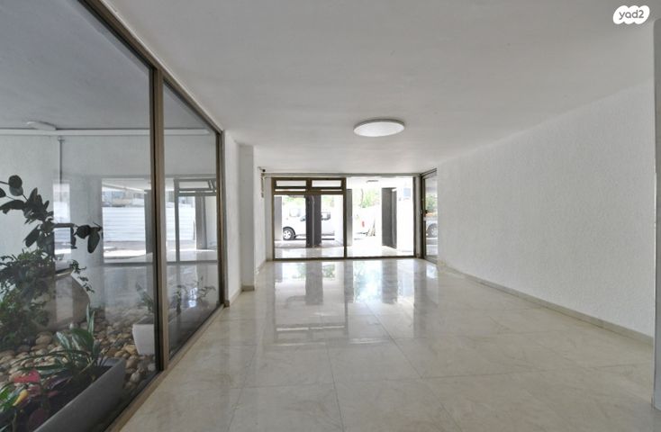 דירה, חיים נחמן ביאליק, גבעת שמואל