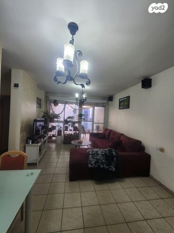 דירה, שמחה הולצברג, נאות שמיר, רמלה