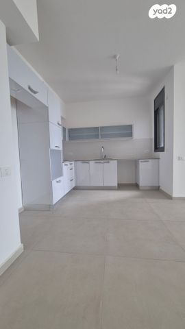 דירה, אמנון ליפקין שחק, נוף הטיילת, נתניה