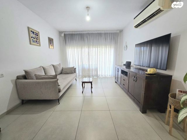 דירה, הלילך, נאות אשכול, יבנה