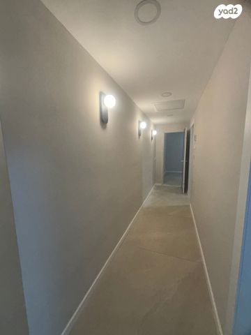 דירה, פרחי בר, גבעת זאב