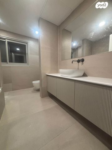 דירה, פרחי בר, גבעת זאב