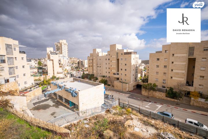 דירת גן, רפאל בר לביא, חומת שמואל, הר חומה, ירושלים