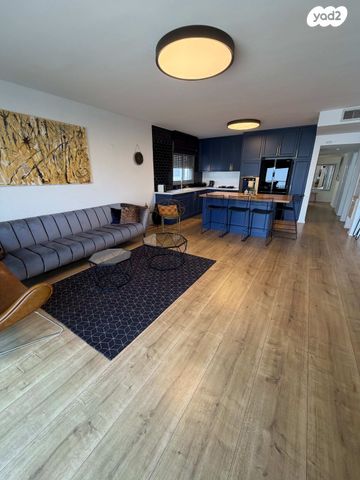 גג/ פנטהאוז, טבריה