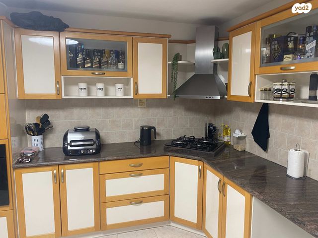 דירה, דוד המלך, האצטדיון, טבריה