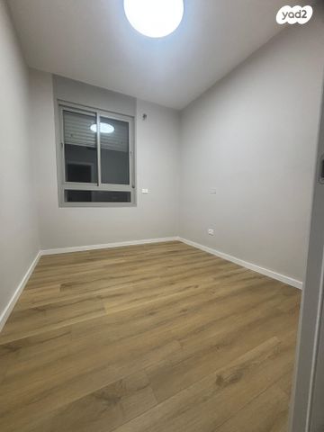 דירה, פרחי בר, גבעת זאב