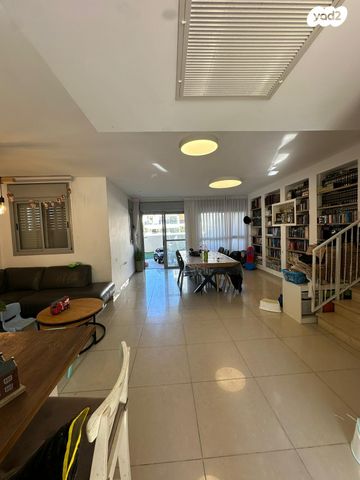 דופלקס, קרית מלאכי