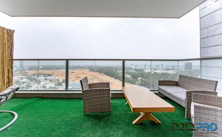 דירה, הרקפות, ראשון לציון