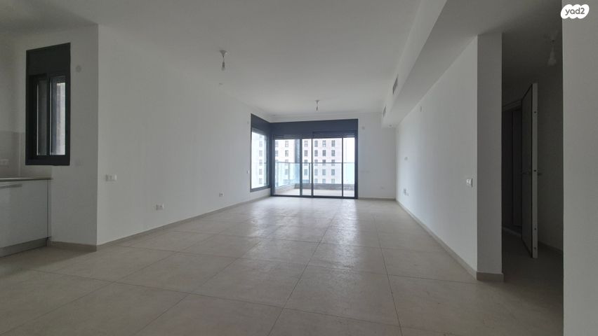 דירה, אמנון ליפקין שחק, נוף הטיילת, נתניה