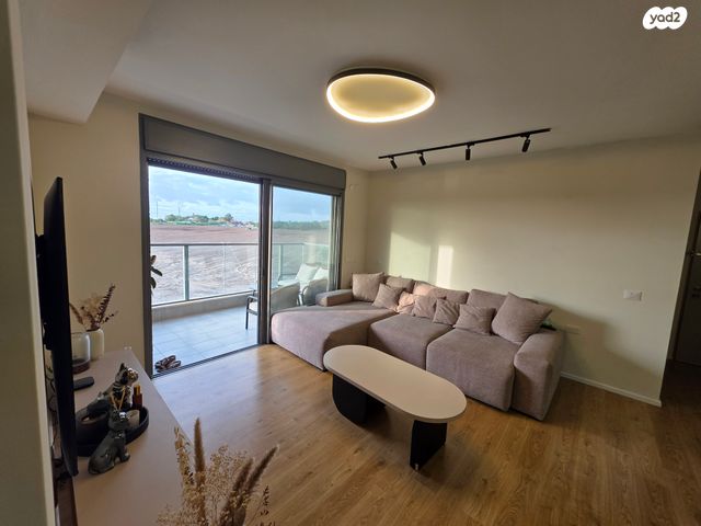 דירה, גן יבנה מערב, גן יבנה