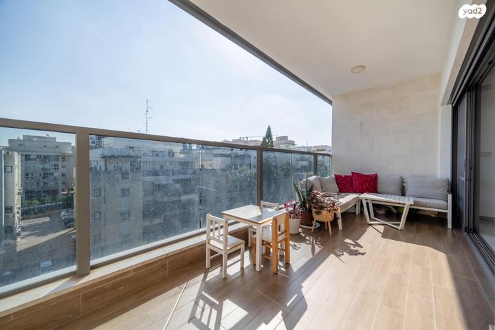 דירה, בר אילן, נווה דוד רמז, רעננה