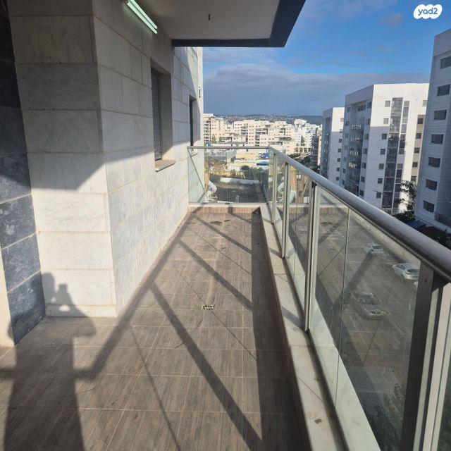 דירה, כלנית 17, הפרחים, חריש