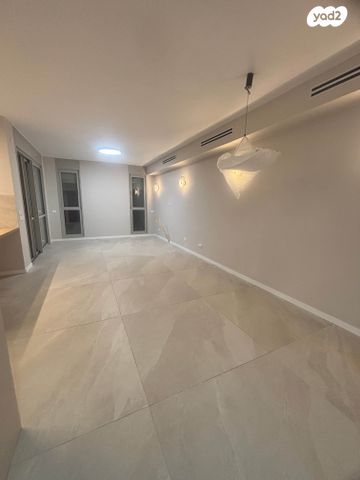 דירה, פרחי בר, גבעת זאב