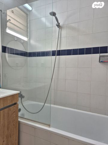 דירה, זלמן שניאור, רמות רמז, חיפה