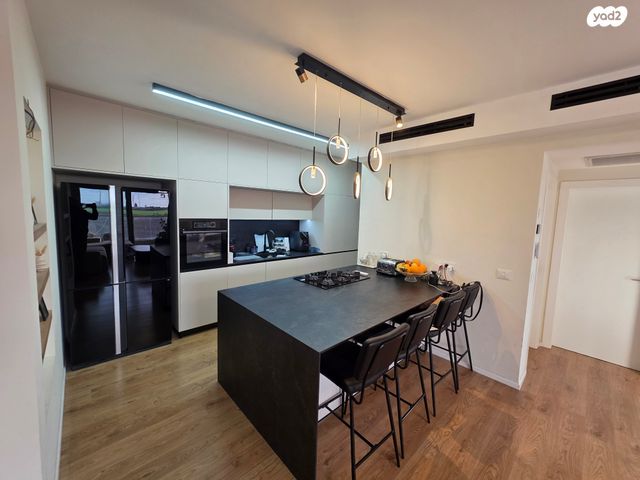 דירה, גן יבנה מערב, גן יבנה